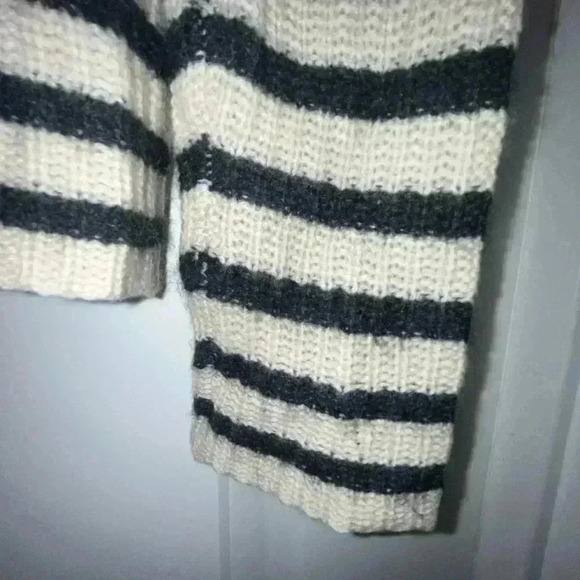 360 Cashmere women’s cashmere striped turtleneck - Picture 2 of 4